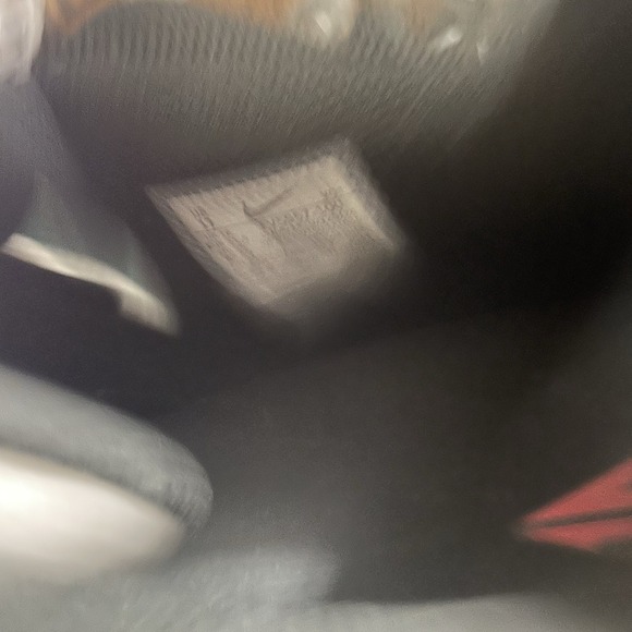 Athletic_Shoes